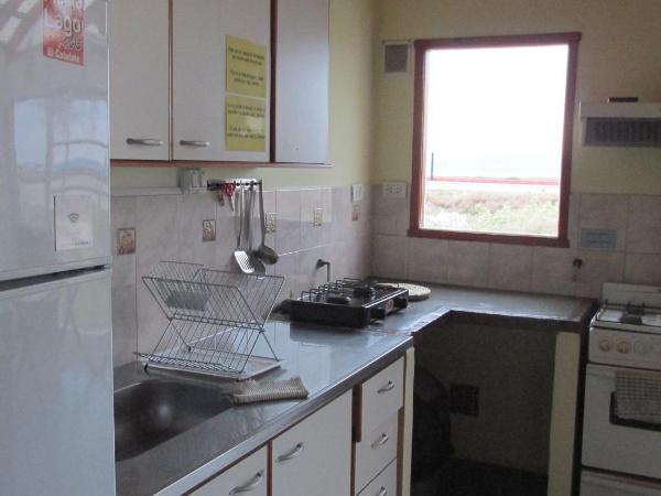 Hostel Aves del Lago : photo 10 de la chambre chambre lits jumeaux avec salle de bains commune