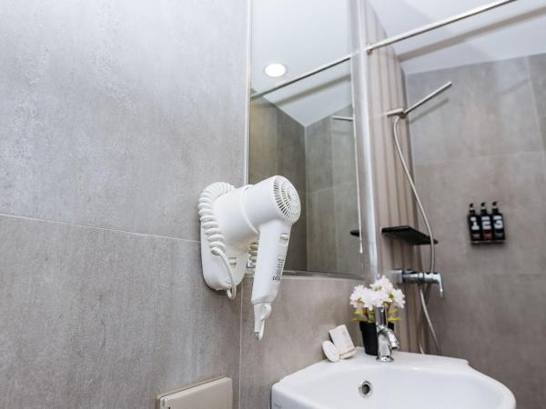 Lucky House Khaosan : photo 5 de la chambre chambre lit queen-size standard - sans fenêtre