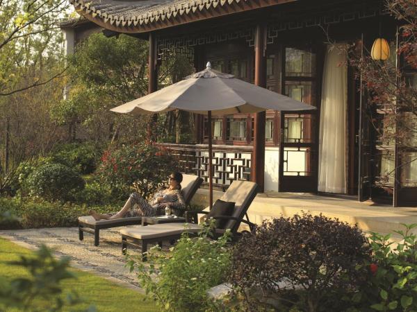 Four Seasons Hotel Hangzhou at West Lake : photo 4 de la chambre lagoon suite