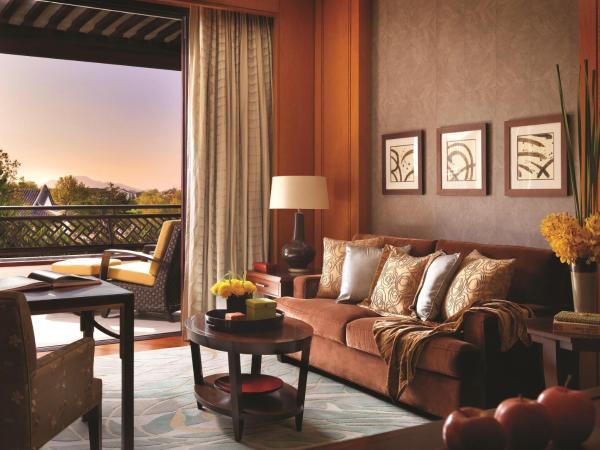 Four Seasons Hotel Hangzhou at West Lake : photo 5 de la chambre chambre lits jumeaux premier - vue sur jardin