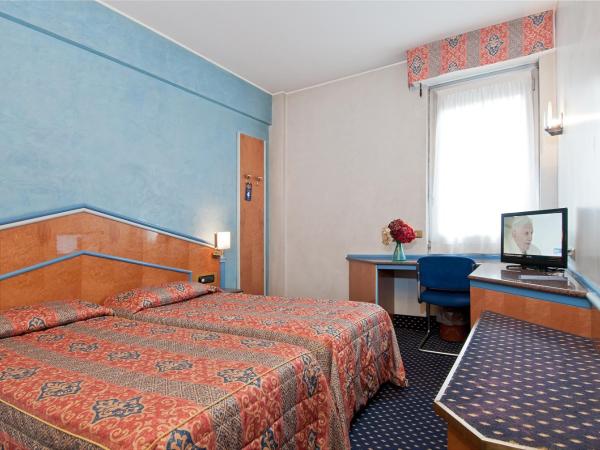 Hotel Lido : photo 1 de la chambre chambre lits jumeaux
