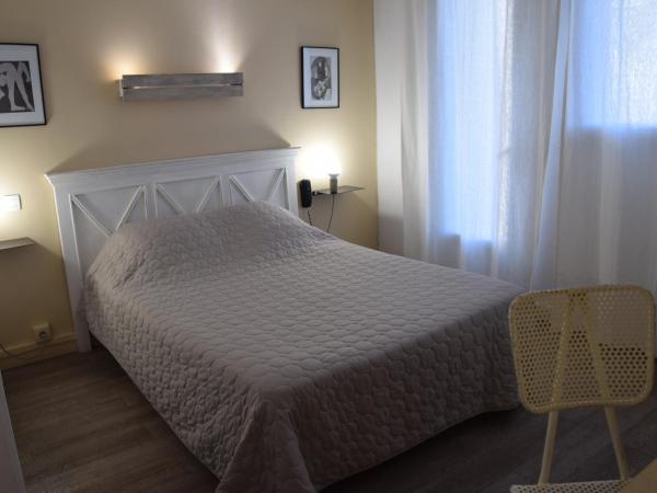 Hôtel le Grillon : photo 3 de la chambre chambre double avec balcon