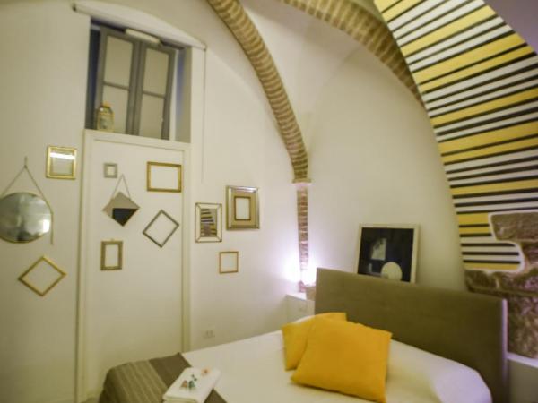 Little Italy Hostel Ex Chiesa S Donato : photo 2 de la chambre chambre lit king-size deluxe