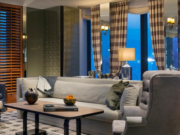 Rosewood Hong Kong : photo 3 de la chambre suite d'angle - vue sur port