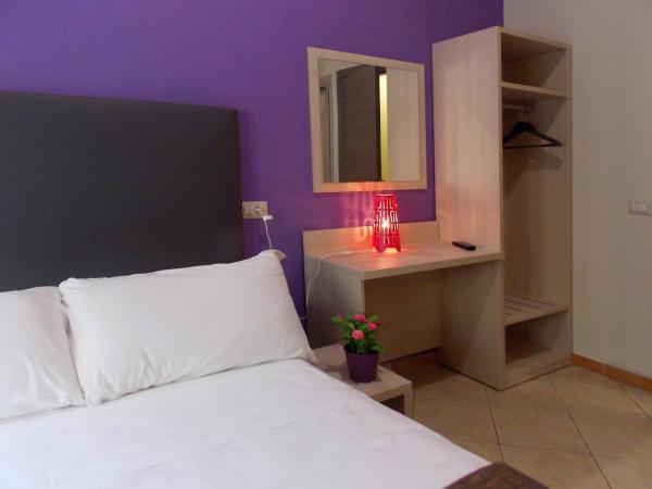 Hotel Midtown Milano : photo 4 de la chambre chambre triple basique avec salle de bains commune