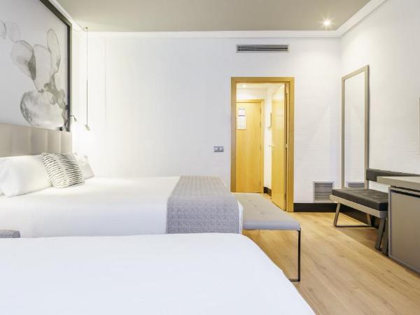 Hotel Ilunion Bilbao : photo 5 de la chambre chambre premium (3 adultes)
