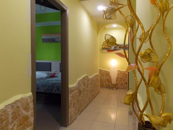 Hotel Midtown Milano : photo 4 de la chambre lit dans dortoir de 8 lits