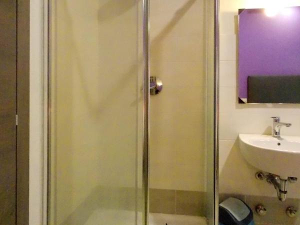 Hotel Midtown Milano : photo 3 de la chambre lit dans dortoir de 8 lits