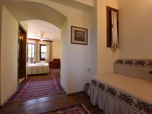 Villa Konak Hotel : photo 3 de la chambre chambre triple supérieure