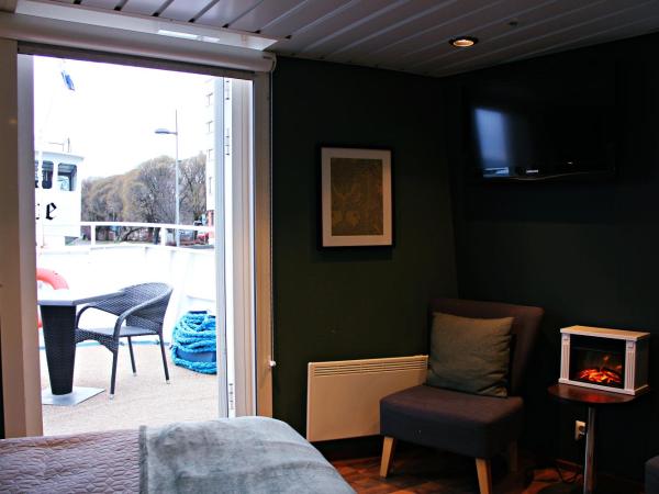 Hotellilaiva Wuoksi : photo 6 de la chambre suite with terrace - no pets
