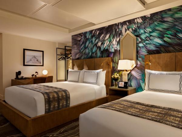 EXchange Hotel Vancouver : photo 2 de la chambre chambre deluxe avec 2 lits queen-size