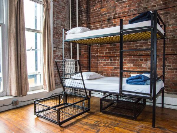 The Cambie Hostel Gastown : photo 1 de la chambre lit dans dortoir mixte de 4 lits