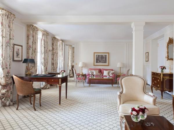 Le Bristol Paris - an Oetker Collection Hotel : photo 3 de la chambre suite avec terrasse et spa extérieur