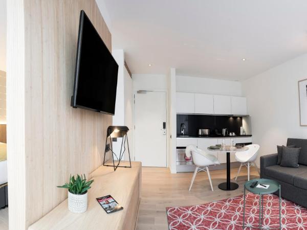 PREMIER SUITES Antwerp : photo 5 de la chambre penthouse 1 chambre avec cuisine
