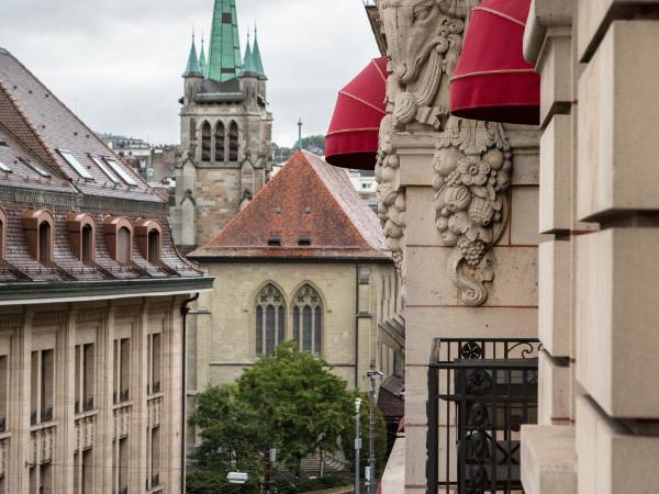 Lausanne Palace : photo 2 de la chambre suite junior - vue sur ville 