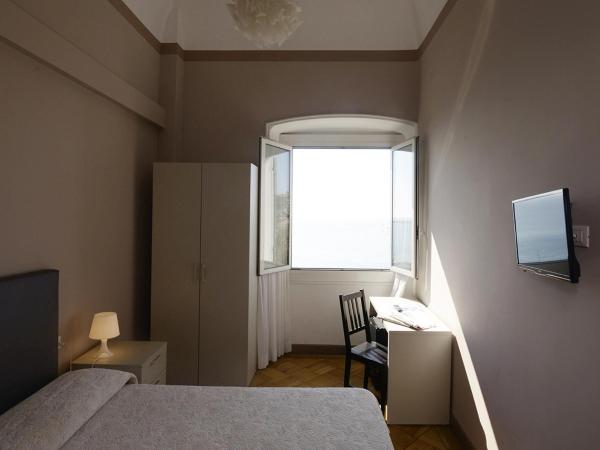 Hotel Mediterranee : photo 1 de la chambre chambre simple