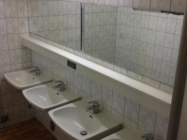 Jugendherberge Innsbruck - Youth Hostel : photo 9 de la chambre lit dans dortoir mixte de 6 lits