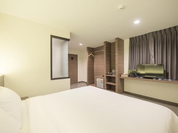 Sovereign Group Hotel at Pratunam : photo 10 de la chambre chambre lit king-size deluxe