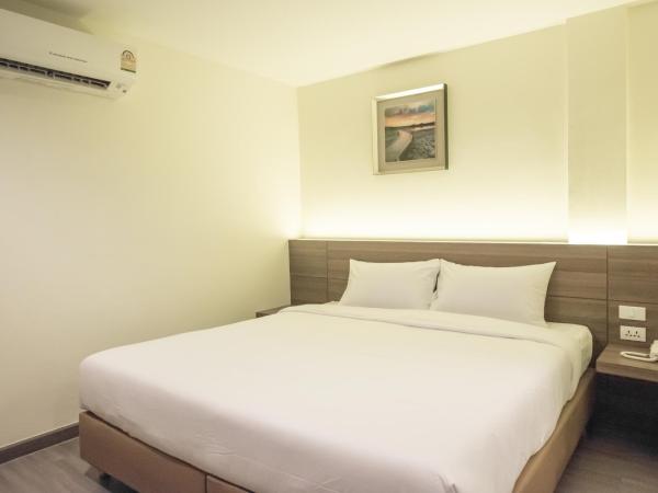Sovereign Group Hotel at Pratunam : photo 9 de la chambre chambre lit king-size deluxe