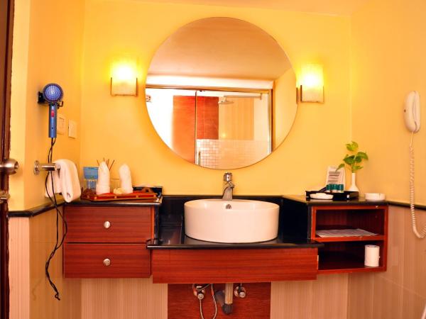 Gokulam Park Sabari-Siruseri SIPCOT : photo 1 de la chambre deluxe twin room with free drop to sipcot it park