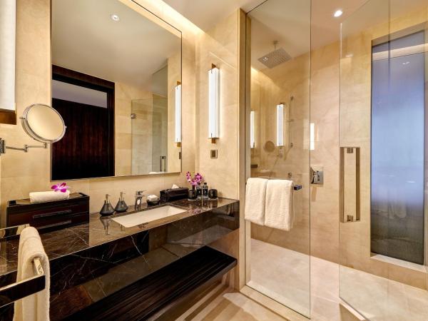 Pavilion Hotel Kuala Lumpur Managed by Banyan Tree : photo 2 de la chambre hébergement lits jumeaux - ville oasis