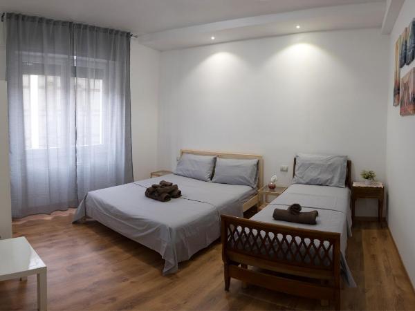 CASAMINA : photo 5 de la chambre chambre triple avec salle de bains privative