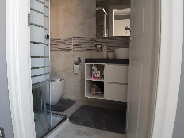 ALESSANDRA'S HOME : photo 5 de la chambre chambre double deluxe avec salle de bains privative