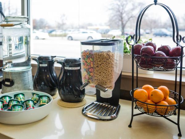Carlton Inn Midway : photo 6 de la chambre chambre standard lit queen-size