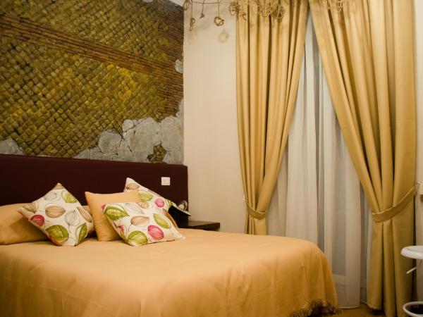 B&B Sosta Flegrea : photo 1 de la chambre chambre double deluxe avec balcon