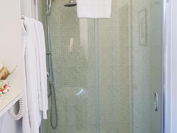 Villa Floresta Taormina : photo 4 de la chambre chambre double - vue sur jardin