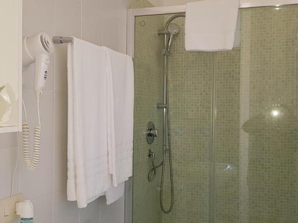 Villa Floresta Taormina : photo 6 de la chambre chambre double - vue sur jardin