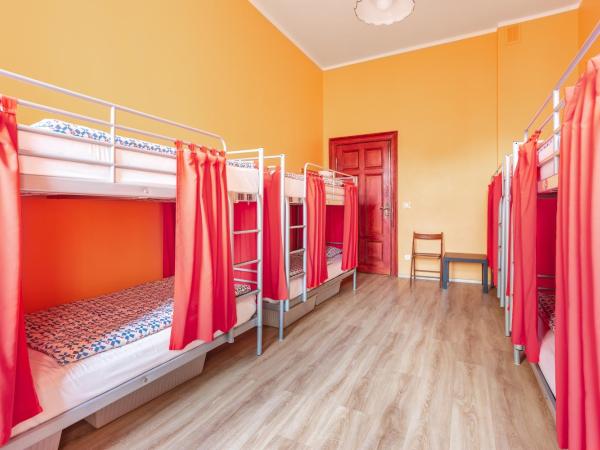 Babel Hostel : photo 4 de la chambre lit dans dortoir de 8 lits 