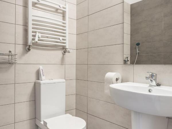 Babel Hostel : photo 7 de la chambre chambre double ou lits jumeaux avec douche