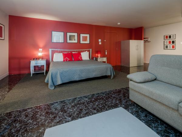 Hotel & Suites Monte-Cristo : photo 4 de la chambre suite lit king-size