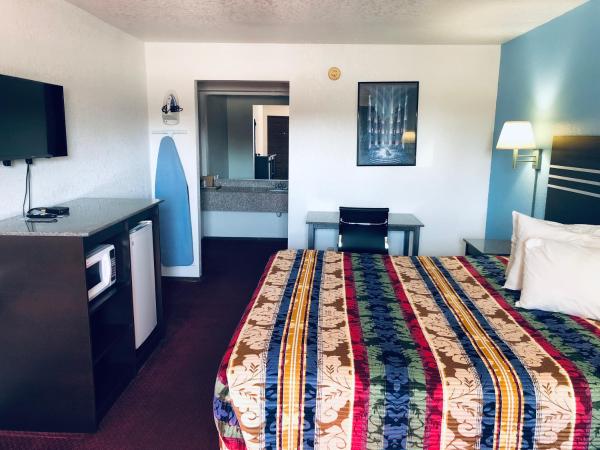 Meridian Inn Oklahoma City Airport : photo 4 de la chambre chambre lit king-size - non-fumeurs