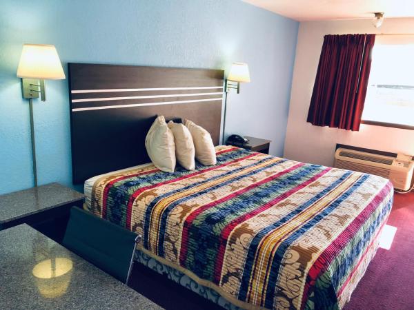 Meridian Inn Oklahoma City Airport : photo 6 de la chambre chambre lit king-size - non-fumeurs
