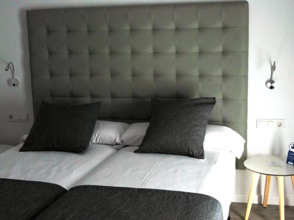 Estudiotel Alicante : photo 8 de la chambre chambre triple