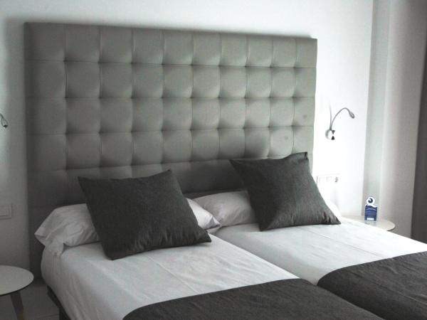 Estudiotel Alicante : photo 9 de la chambre chambre triple