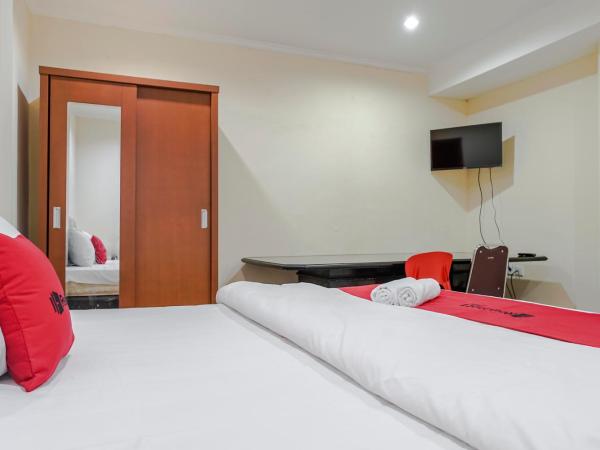 RedDoorz @ Jalan Biak Roxy Jakarta : photo 8 de la chambre chambre double