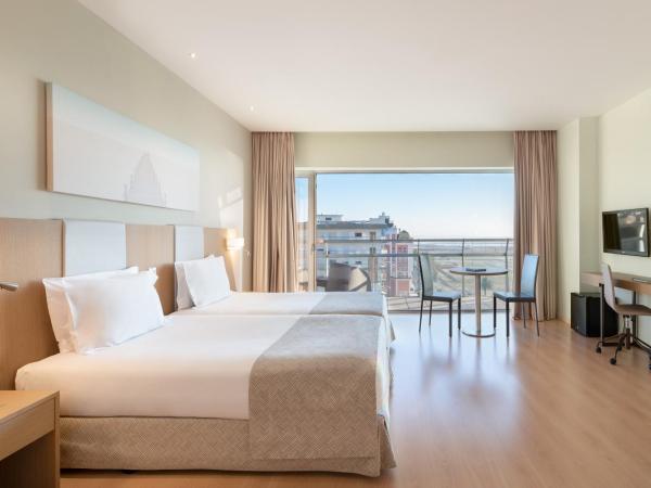 Eurostars Oasis Plaza : photo 1 de la chambre chambre double ou lits jumeaux standard - vue sur mer