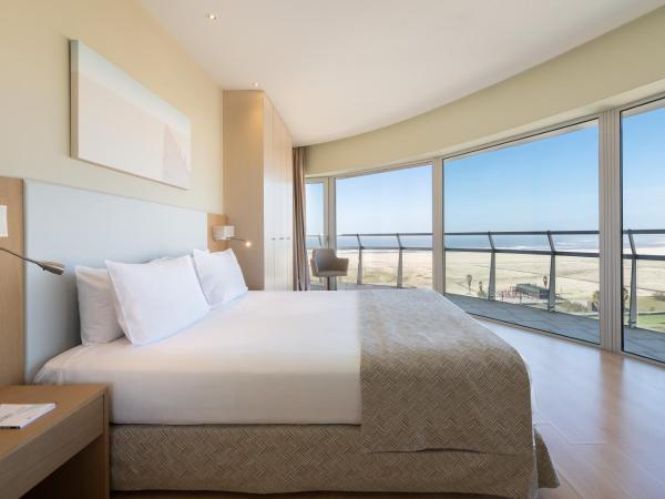 Eurostars Oasis Plaza : photo 6 de la chambre suite de luxe - vue sur bord de mer