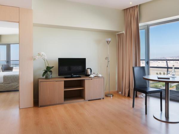 Eurostars Oasis Plaza : photo 5 de la chambre suite de luxe - vue sur bord de mer