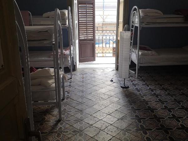 Sunshine Hostel Palermo : photo 1 de la chambre lit simple dans dortoir de 10 lits