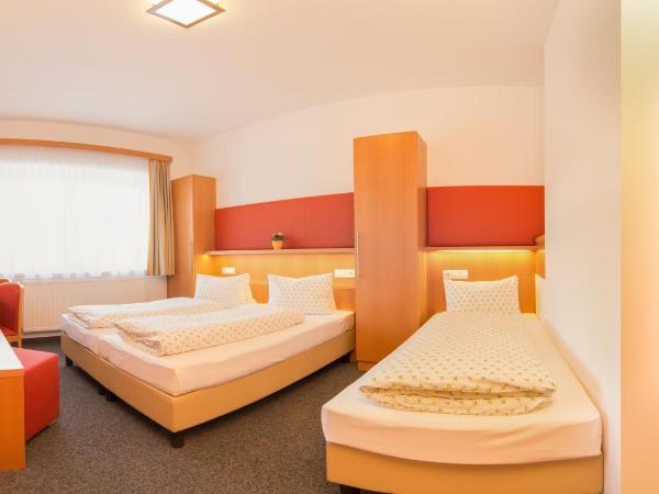 Hotel Gasthof Stefansbrücke : photo 1 de la chambre chambre triple