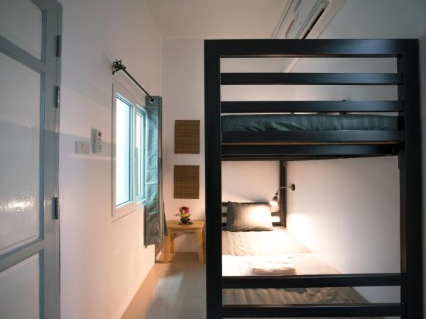 Dhub Hostel Donmueng : photo 8 de la chambre chambre privative avec lit superposé