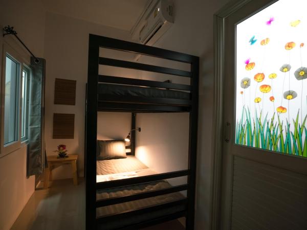 Dhub Hostel Donmueng : photo 9 de la chambre chambre privative avec lit superposé
