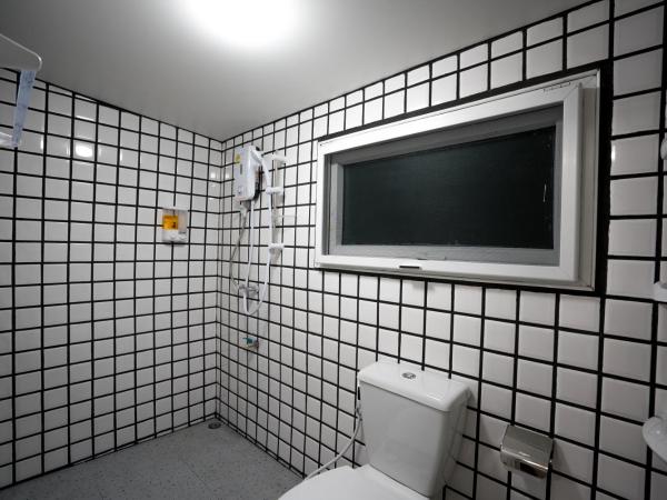 Dhub Hostel Donmueng : photo 3 de la chambre chambre double Économique