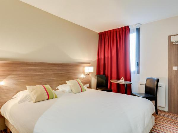 Brit Hotel Dieppe : photo 1 de la chambre chambre double supérieure avec bain à remous 