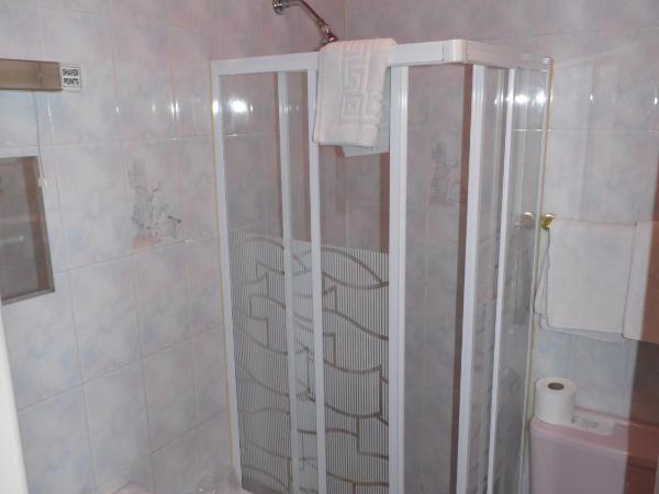 St Albans Hotel : photo 2 de la chambre chambre familiale (2 adultes + 1 enfant)