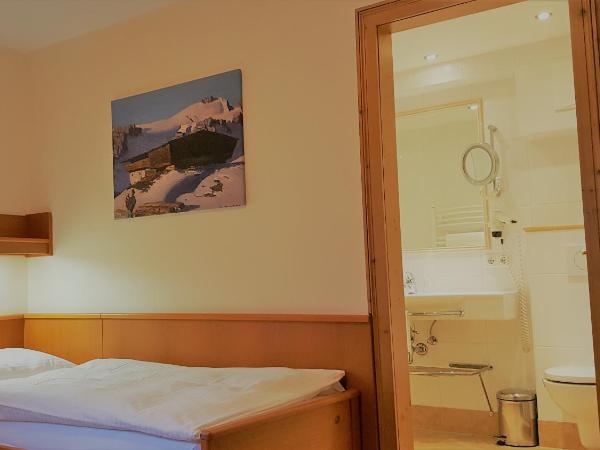 Eggerwirt Kitzbühel, Hotel & Restaurant : photo 4 de la chambre chambre simple avec douche 